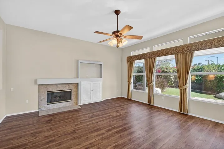 260312_43784_royal_saint_george_drive_in