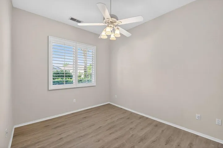 260312_43784_royal_saint_george_drive_in