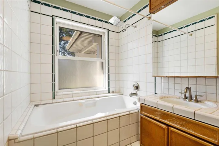 501 Pine Street, Aptos, California 95003