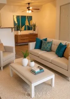 Family Room (staged)