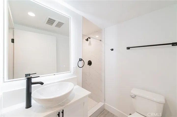 1596 W 36th, Los Angeles, California 90018
