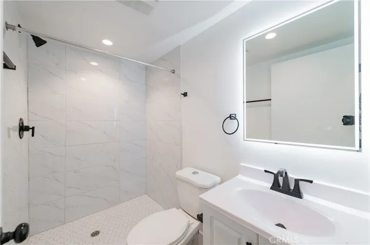 1596 W 36th, Los Angeles, California 90018