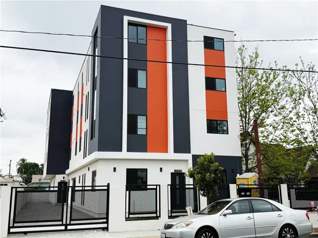 1596 W 36th, Los Angeles, California 90018
