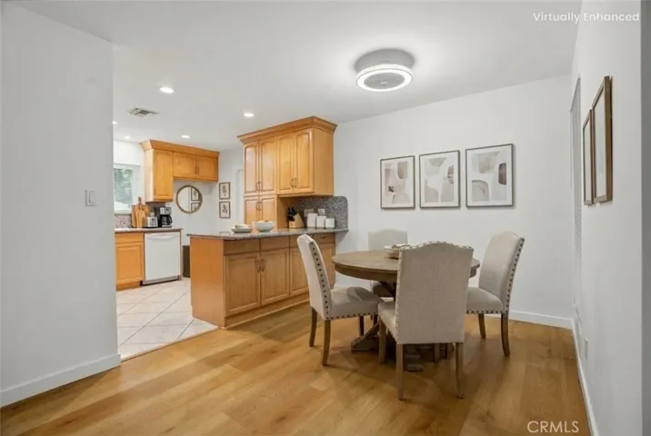 AI STAGED DINING AREA