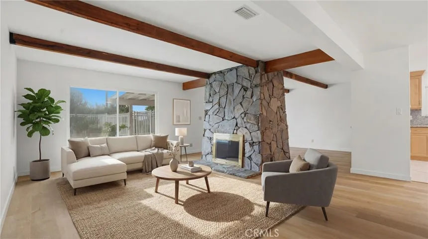 AI STAGED LIVING ROOM