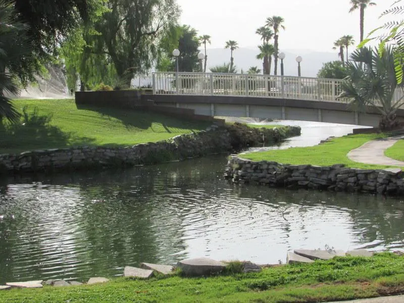 rv park pond w bridge