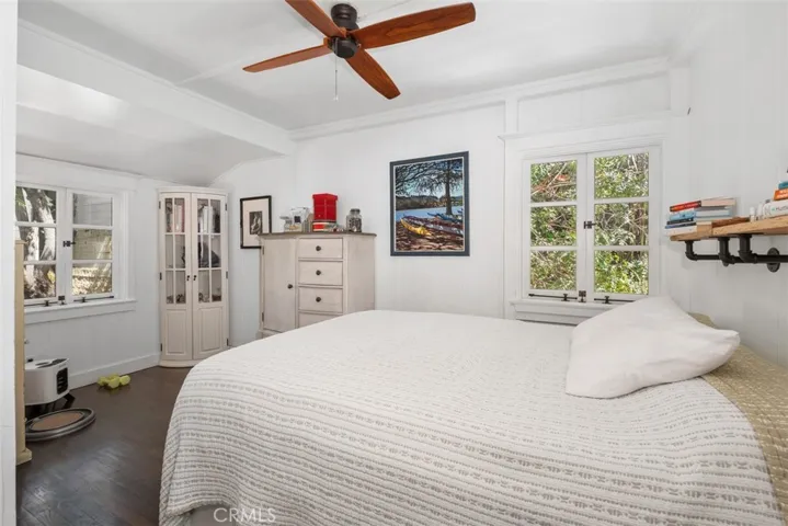 Upstairs primary bedroom