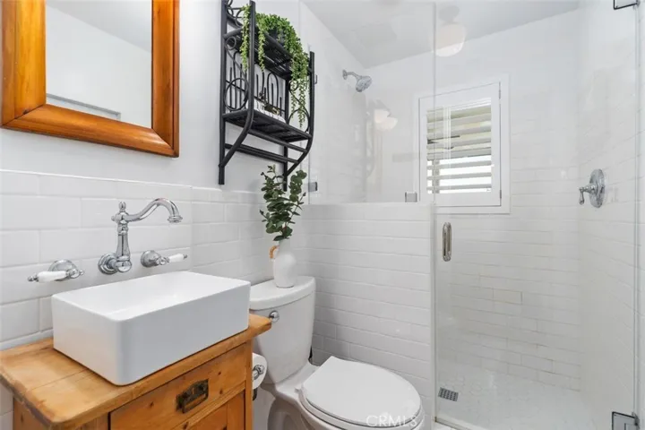Downstairs guest bedroom #2 Ensuite bathroom.