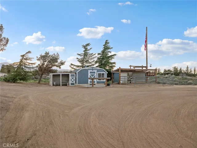Horse coral, Barn, shed with chicken coop