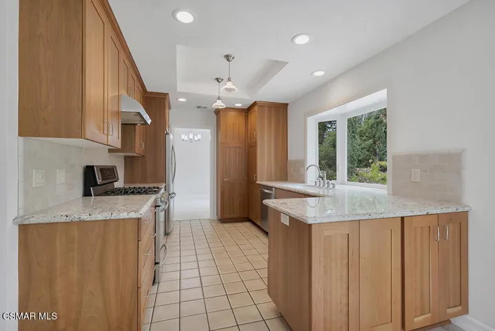 254 Greenmeadow Dr- HsHProd-16