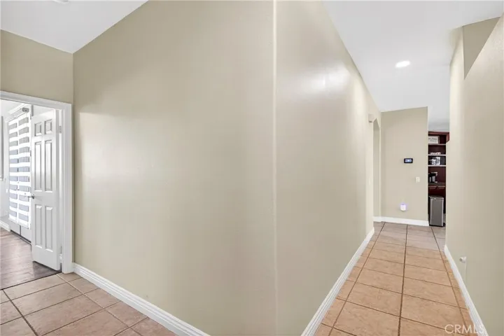 Way to bedroom on main level