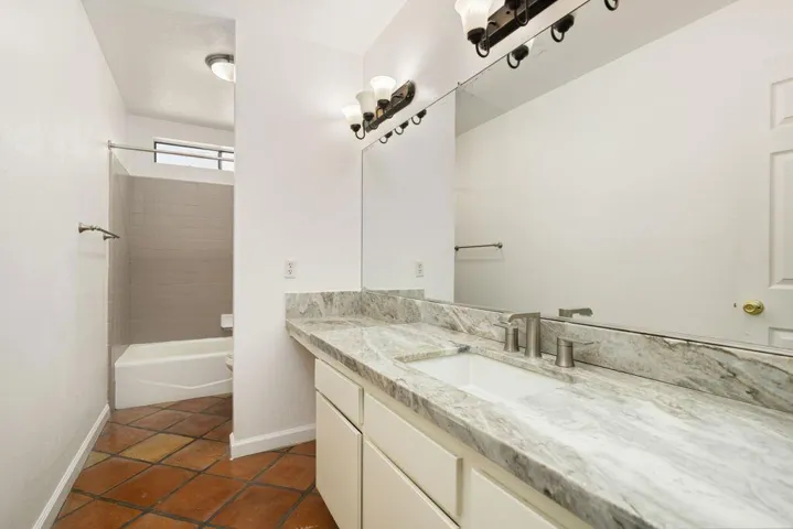 medium-019d0247-bea5-71d8-8ee1-031b383e5