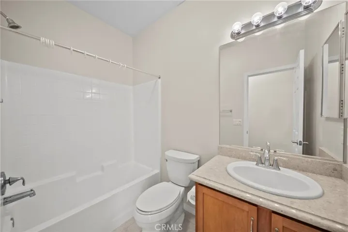 Second en-suite bathroom