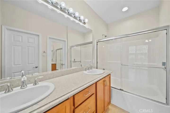 Primary en-suite Bathroom with double sinks