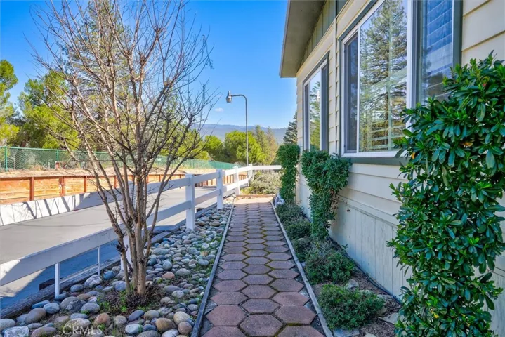 39678 Road 425 B 85, Oakhurst, California 93644