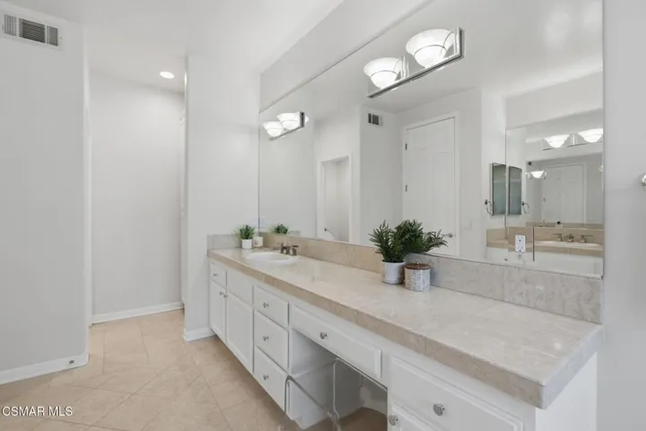 23-web-or-mls-491RavensburyPhotos_023