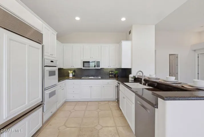 7-web-or-mls-491RavensburyPhotos_007