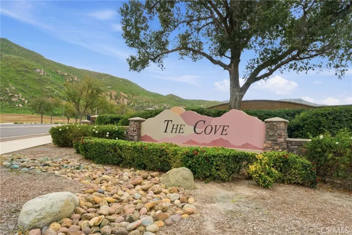695 Qeweewish Avenue, San Jacinto, California 92582