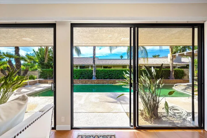 Living Room Out to Pool