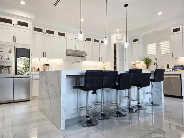 Kitchen Island2