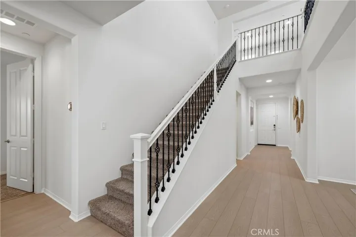 22462 Flatwater Court, Saugus, California 91350