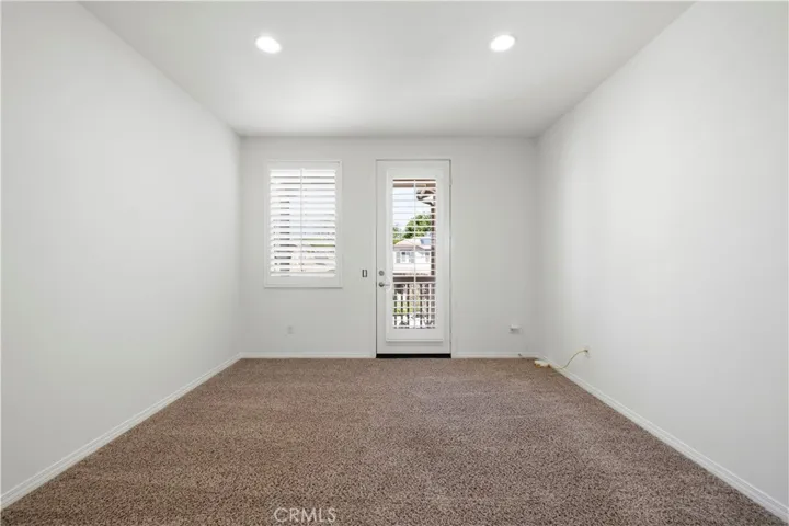 bonus room/office/5th bedroom