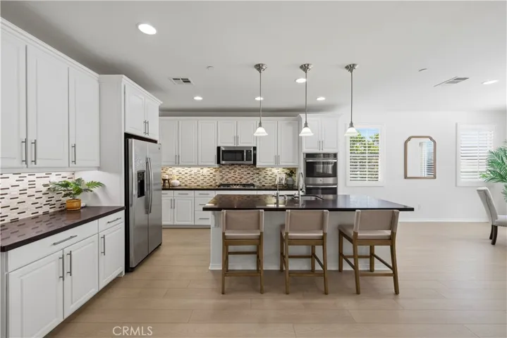 22462 Flatwater Court, Saugus, California 91350