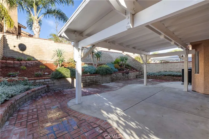 19717 Azure Field, Newhall, California 91321