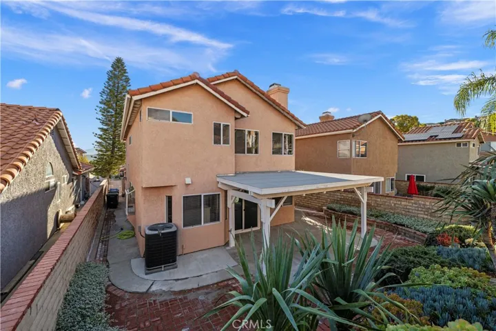 19717 Azure Field, Newhall, California 91321