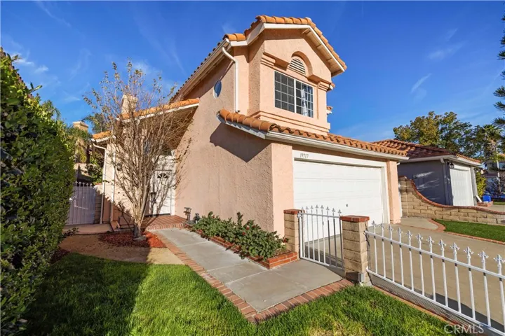 19717 Azure Field, Newhall, California 91321