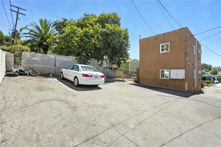 REAR PARKING AREA