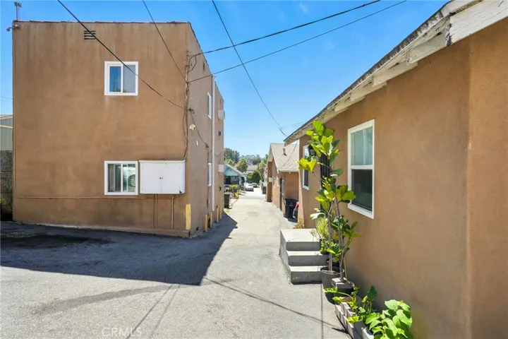 TRIPLEX & QUADPLEX - DRIVEWAY