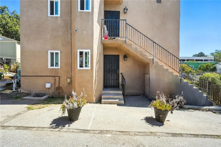 QUADPLEX WITH FRONT YARD