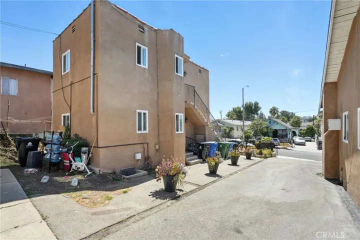 QUADPLEX REAR BUILDING