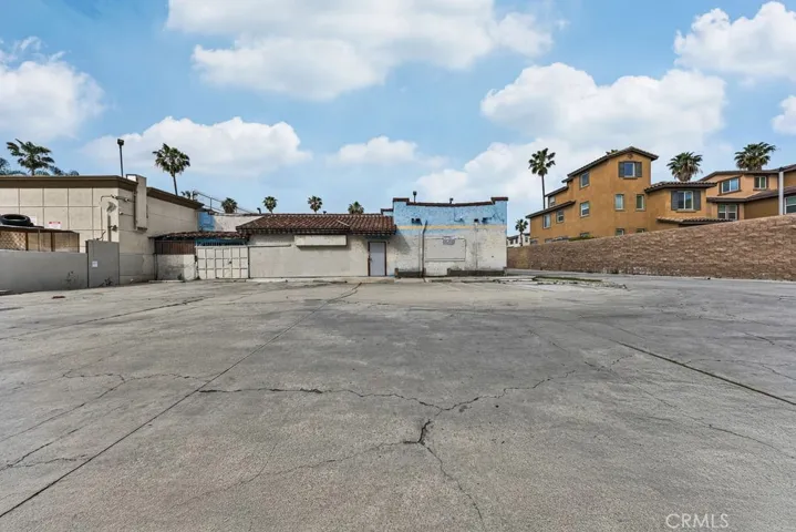 2204 S Garey Avenue, Pomona, California 91766