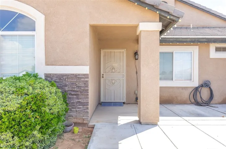 14193 Fresian, Apple Valley, California 92307