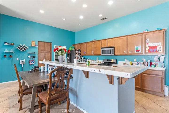14193 Fresian, Apple Valley, California 92307