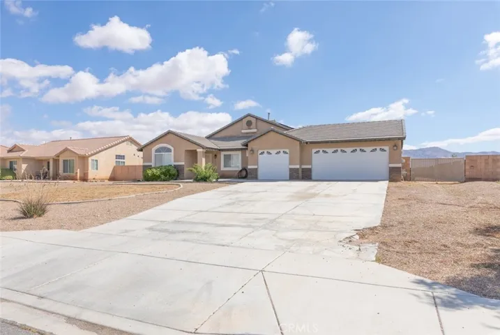14193 Fresian, Apple Valley, California 92307