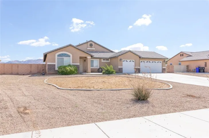 14193 Fresian, Apple Valley, California 92307