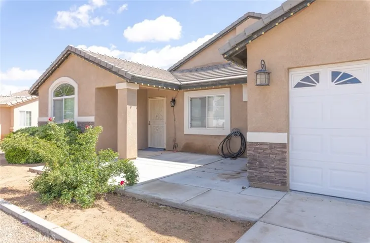 14193 Fresian, Apple Valley, California 92307