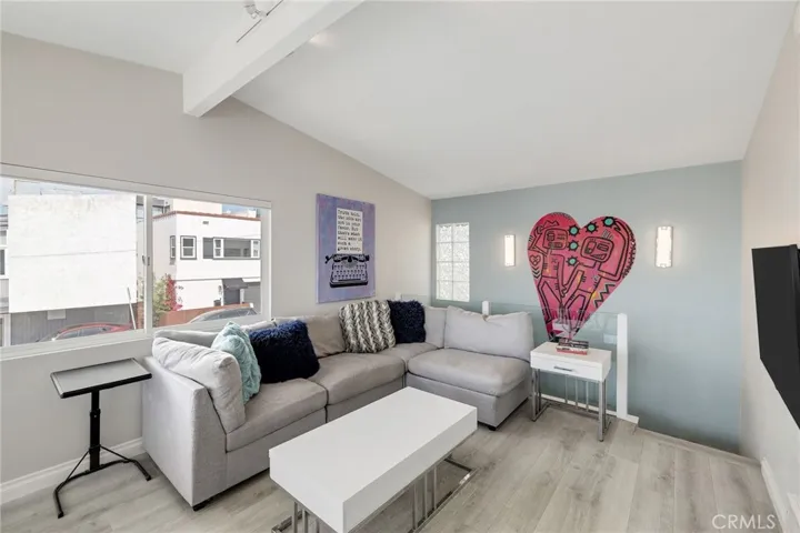 208 Longfellow, Hermosa Beach, California 90254