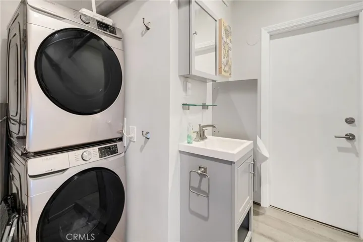 208 Longfellow, Hermosa Beach, California 90254