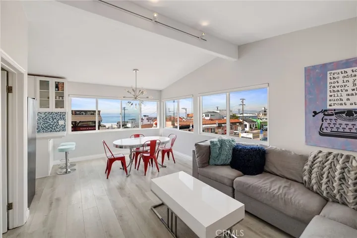 208 Longfellow, Hermosa Beach, California 90254