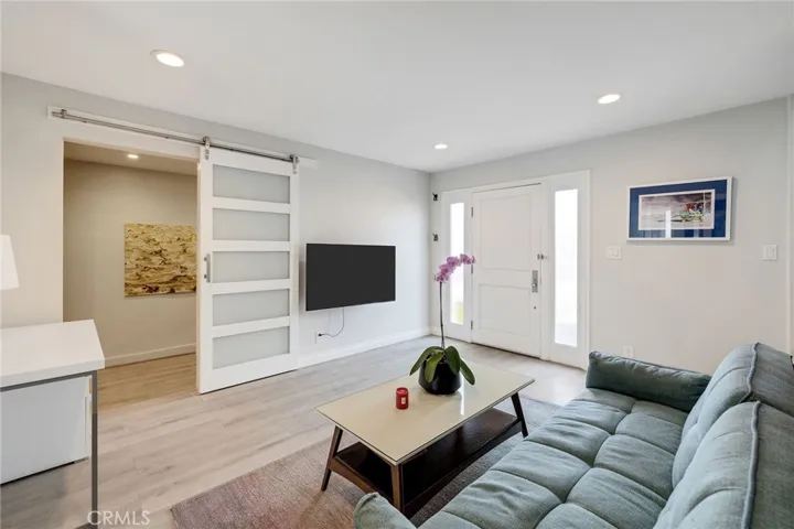 208 Longfellow, Hermosa Beach, California 90254