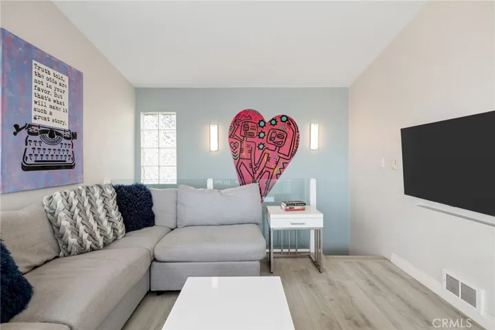 208 Longfellow, Hermosa Beach, California 90254