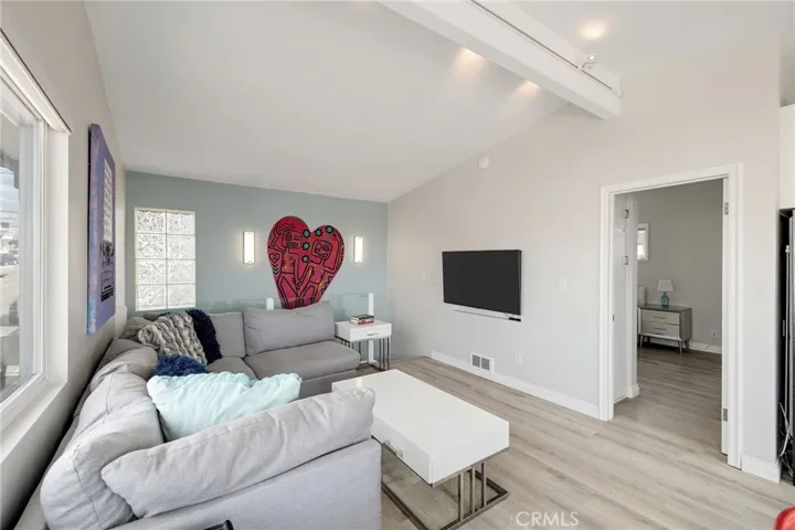 208 Longfellow, Hermosa Beach, California 90254