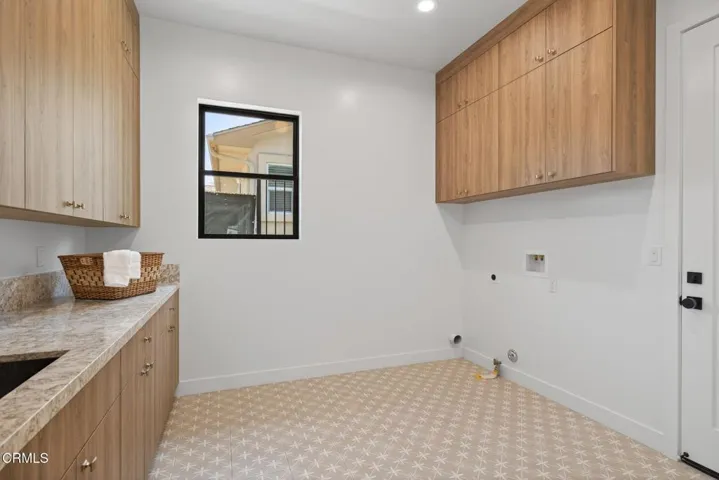 72-web-or-mls-012_UpmarketMedia-259Via-1