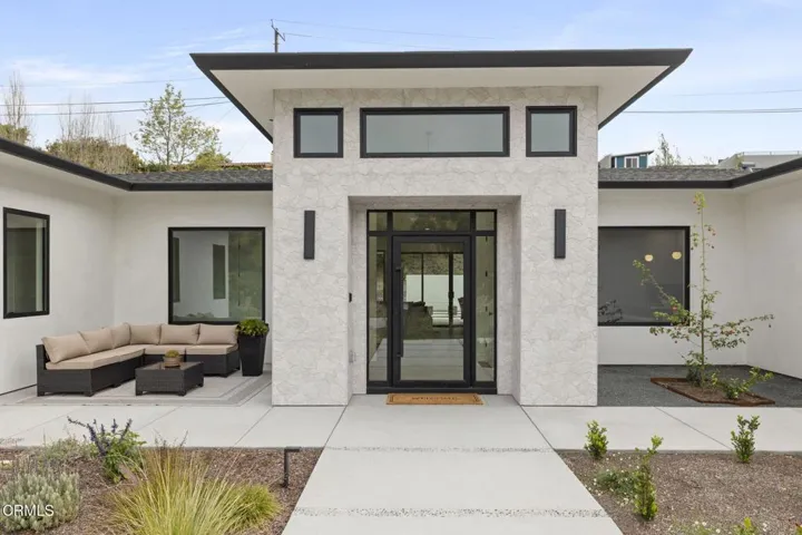 131-web-or-mls-NEW-UpmarketMedia-259ViaP