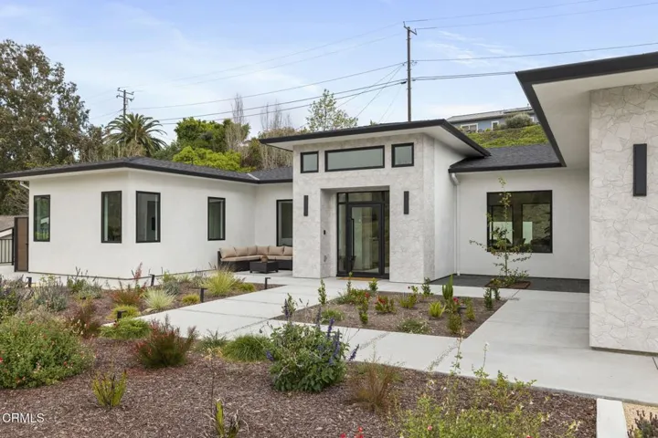 124-web-or-mls-NEW-UpmarketMedia-259ViaP