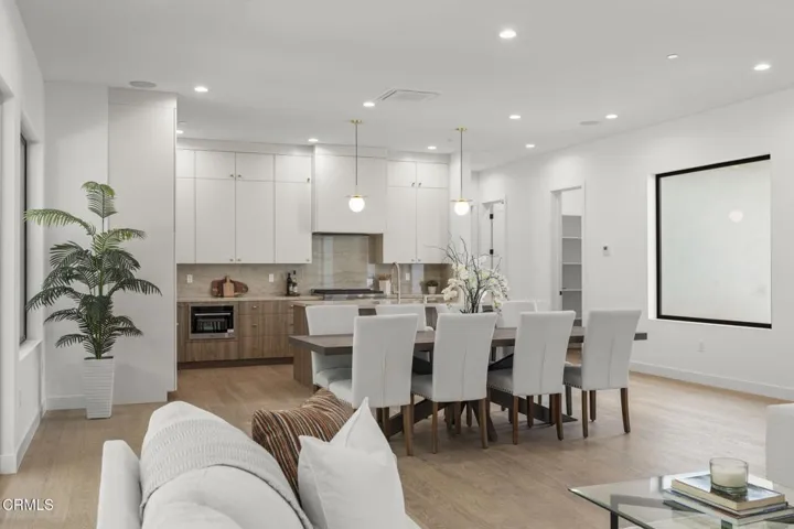 115-web-or-mls-NEW-UpmarketMedia-259ViaP